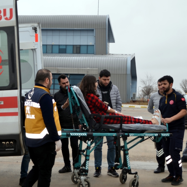 Muş'ta 2 hasta ambulans uçakla Ankara'ya sevk edildi