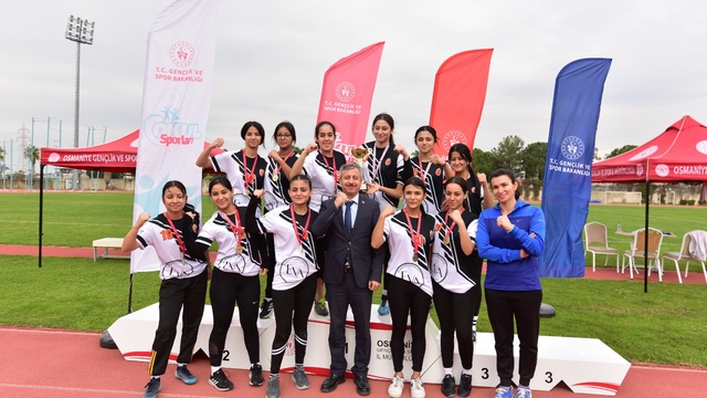 Osmaniye'de Okul Sporları Gençler Ragbi İl Birinciliği müsabakaları tamamlandı