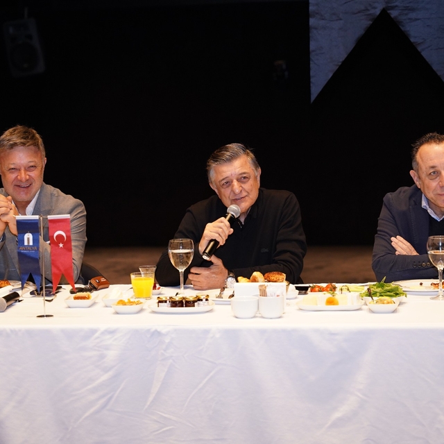 Antalya Dayanışma Grubu'nun konuğu teknik direktör Yılmaz Vural oldu