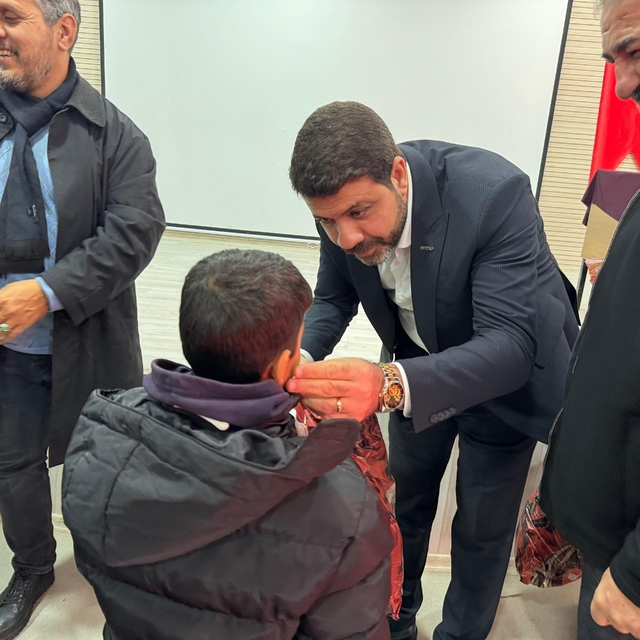 MÜSİAD Diyarbakır Şubesinden öğrencilere mont ve bot desteği