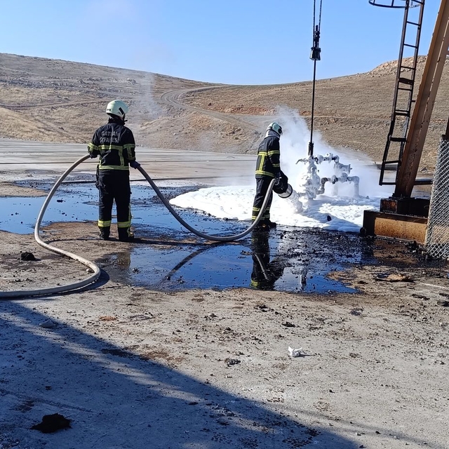 Batman'da petrol kuyusunda çıkan yangın söndürüldü