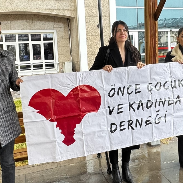 Burdur'da bir kadının öldürülmesine ilişkin 9 sanığın yargılanmasına başlan...