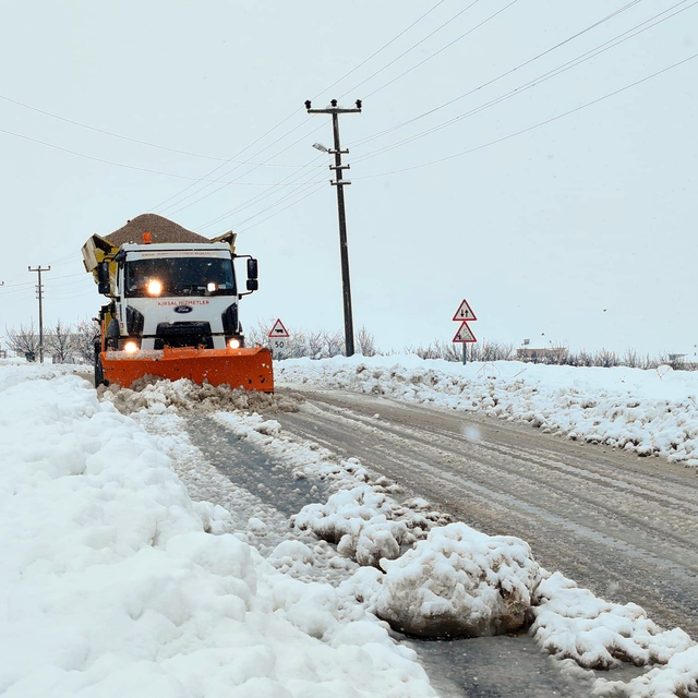Antalya'da itfaiye ekiplerince 164 su baskınına müdahale edildi