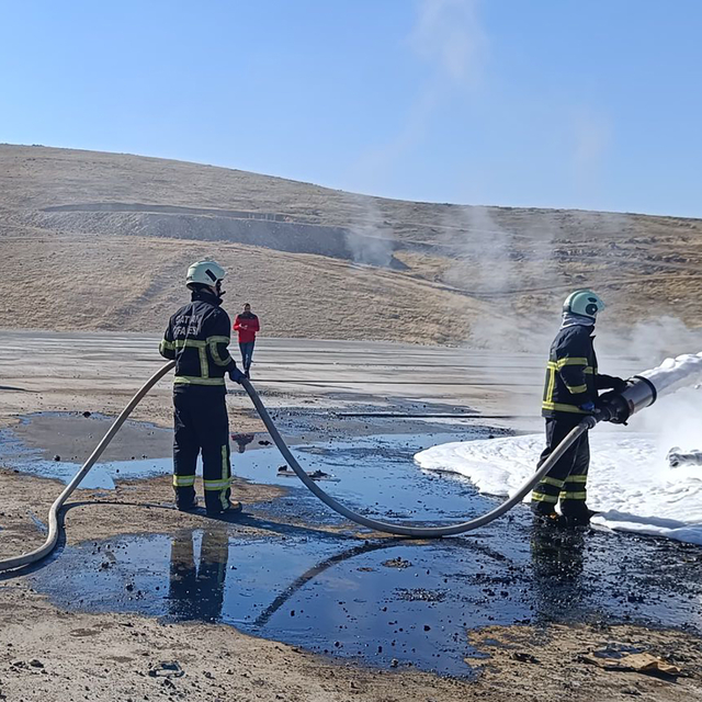 Batman'da petrol kuyusunda çıkan yangın itfaiye ekiplerince söndürüldü