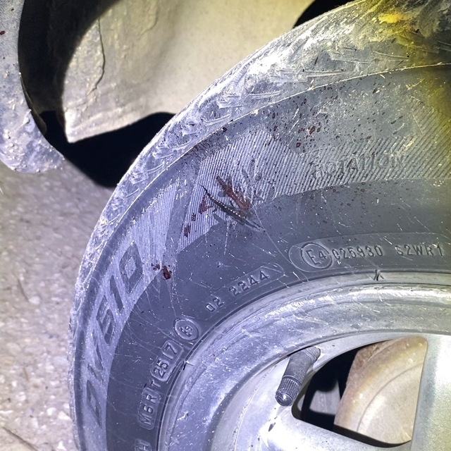 Bursa'da 5 aracın lastiğini keserken kendisini de yaraladı