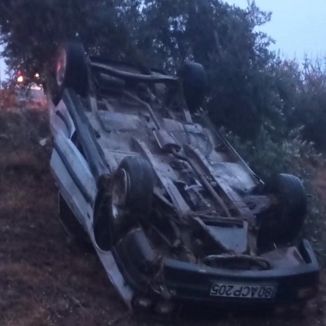 Osmaniye'de devrilen otomobilin sürücüsü yaralandı