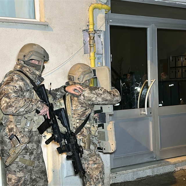 Edirne'de, sosyal medyadan silahla paylaşım yapan şüphelilere operasyon