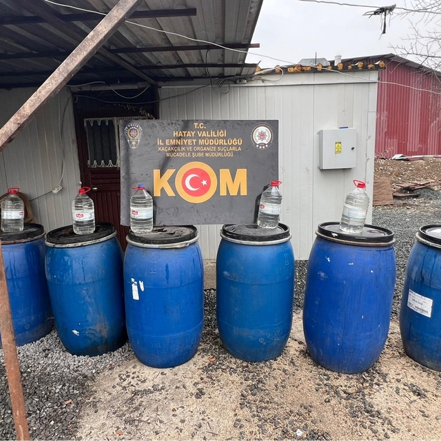 Hatay'da 1284 litre sahte içki ele geçirildi