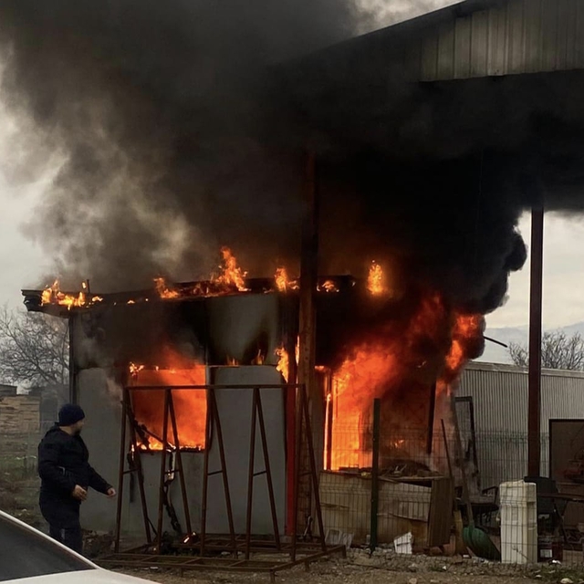 Bursa'da hurdacıda çıkan yangın söndürüldü