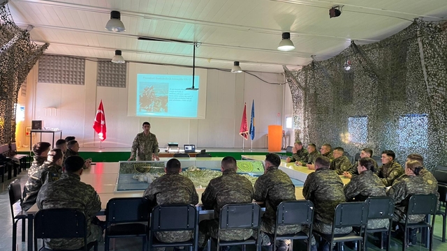 Kosova Güvenlik Kuvvetleri Komutanlığında görevli personele, "MK-19 Otomatik Bombaatar Eğitimi" verildi