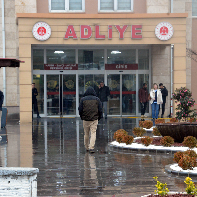 150 kişinin öldüğü site için 'Yapımıyla alakam yok' diyen müteahhit tutukla...