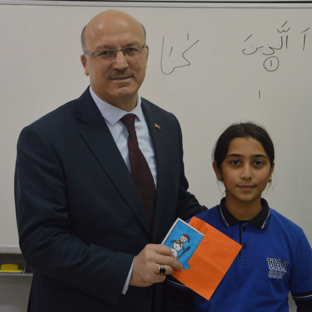 Havza Gençlik ve Spor Müdürü Uzun'dan kendisine kartpostal gönderen öğrenci...