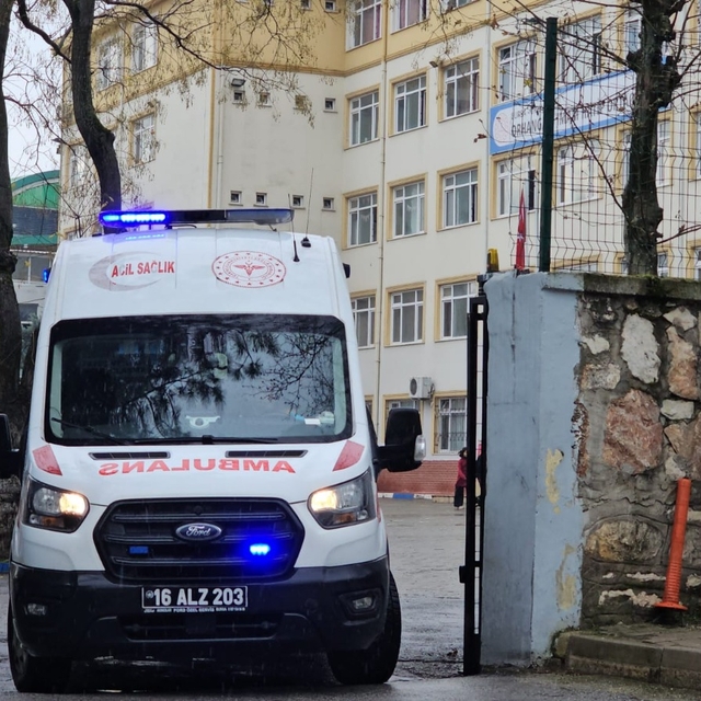 Bursa'da 6 öğrenci gıda zehirlenmesi şüphesiyle hastaneye kaldırıldı