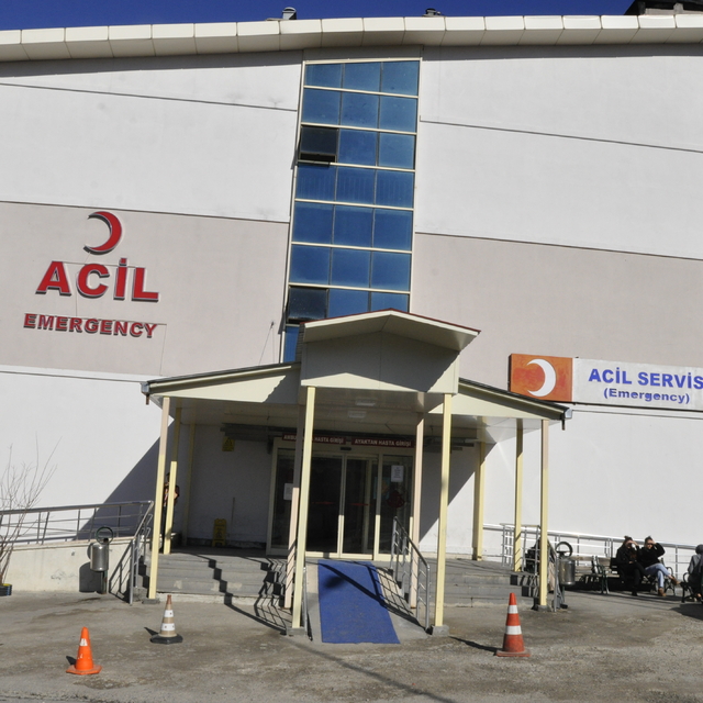 Çukurca'da sağlık yatırımlarıyla çevre il ve ilçelere sevkler azaldı