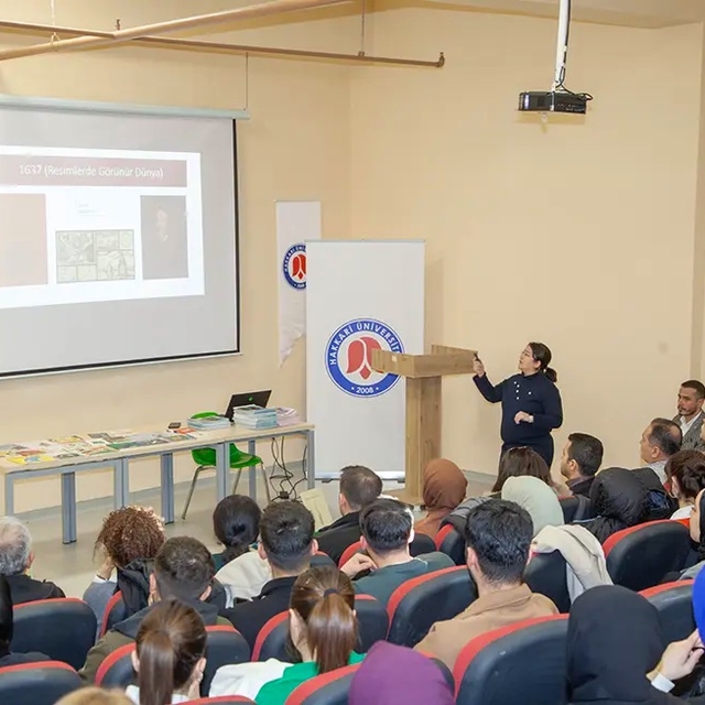 Hakkari'de "Yetişkinler neden çocuk kitapları okumalılar" konulu söyleşi dü...