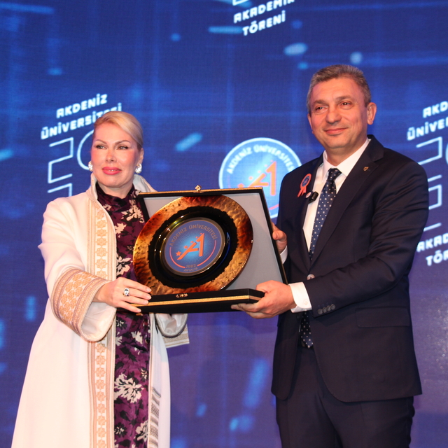 Akdeniz Üniversitesinde öğretim üyeleri için "Akademik Tören" düzenlendi