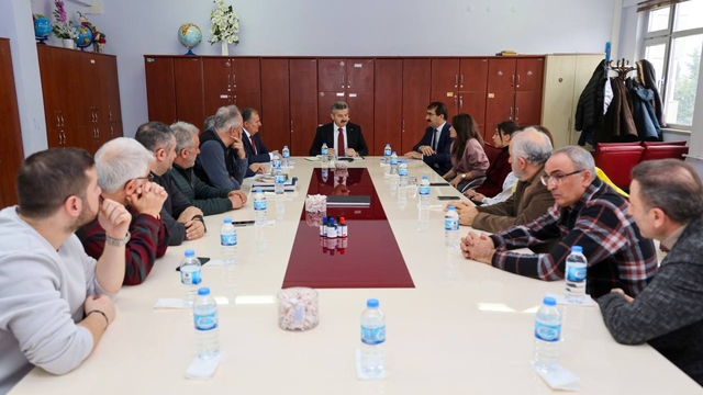 Artvin Valisi Ergün lise öğrencileriyle bir araya geldi