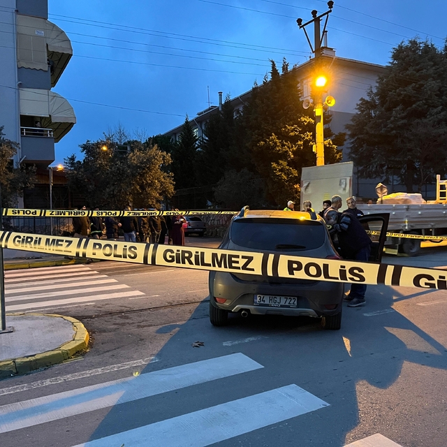 Kocaeli'de trafikte çıkan silahlı kavgada 2 kişi yaralandı