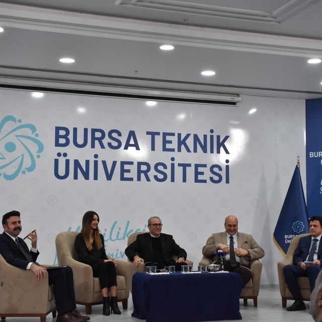 BTÜ'de "Dijital Çağın Yeni Paradigması: Yapay Zeka ile Toplumsal Dönüşüm" p...