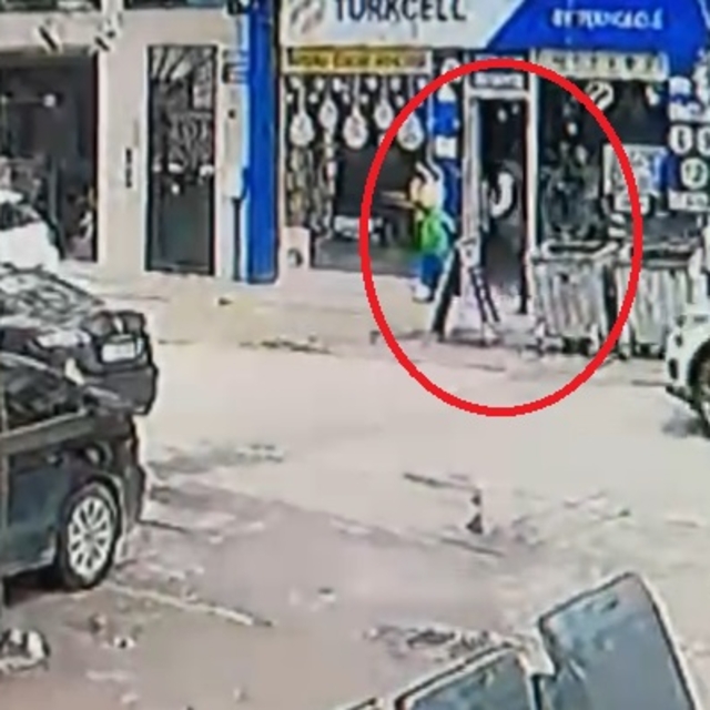 Kendisini polis olarak tanıtan dolandırıcı, 50 güvenlik kamerası izlenerek...