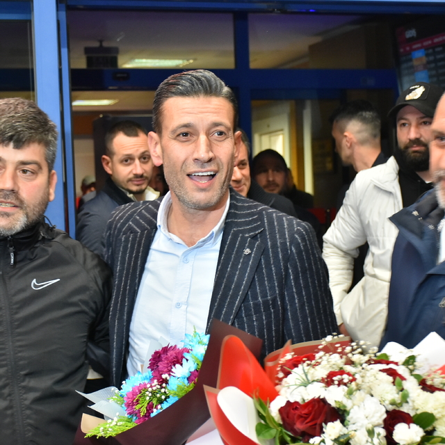 Türkiye Boks Federasyonu Başkanı Hekimoğlu, Trabzon'da çiçeklerle karşıland...