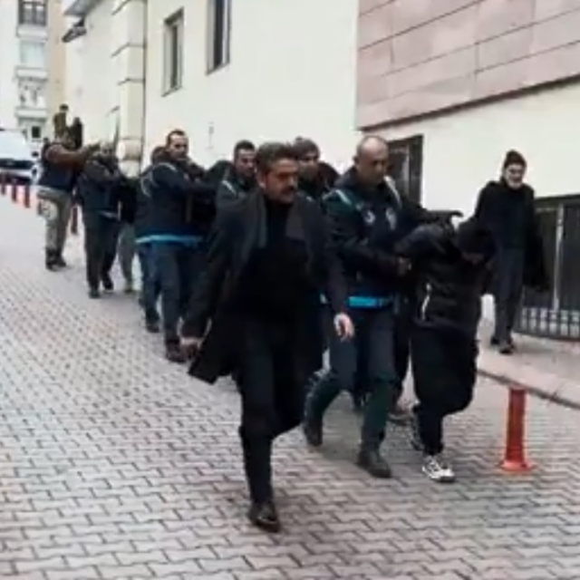 İnternet üzerinden 'oto yedek parça' dolandırıcılığına 7 gözaltı