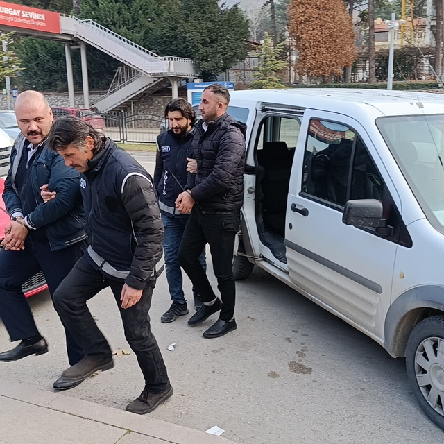 Amasya'da göçmen kaçakçılığı yaptıkları iddiasıyla 2 zanlı tutuklandı