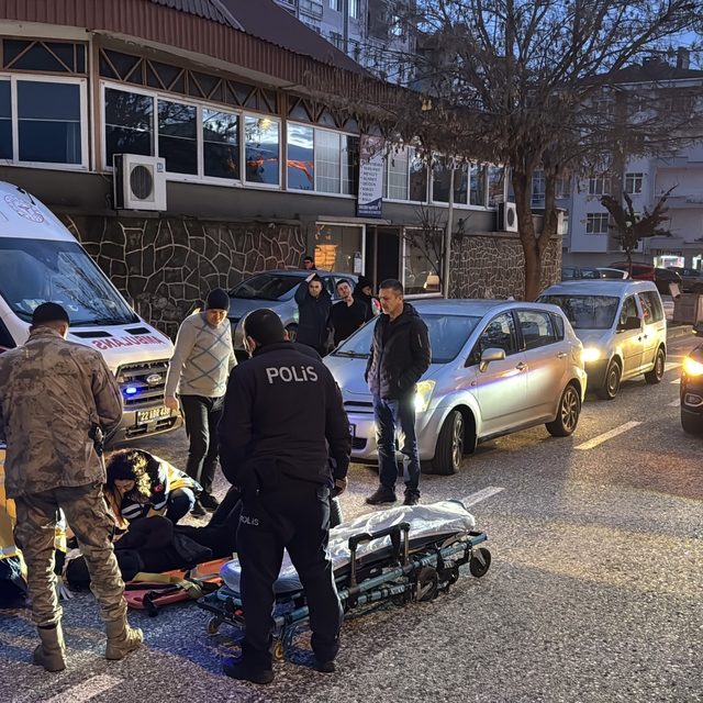 Edirne'de otomobilin çarptığı öğrenci yaralandı