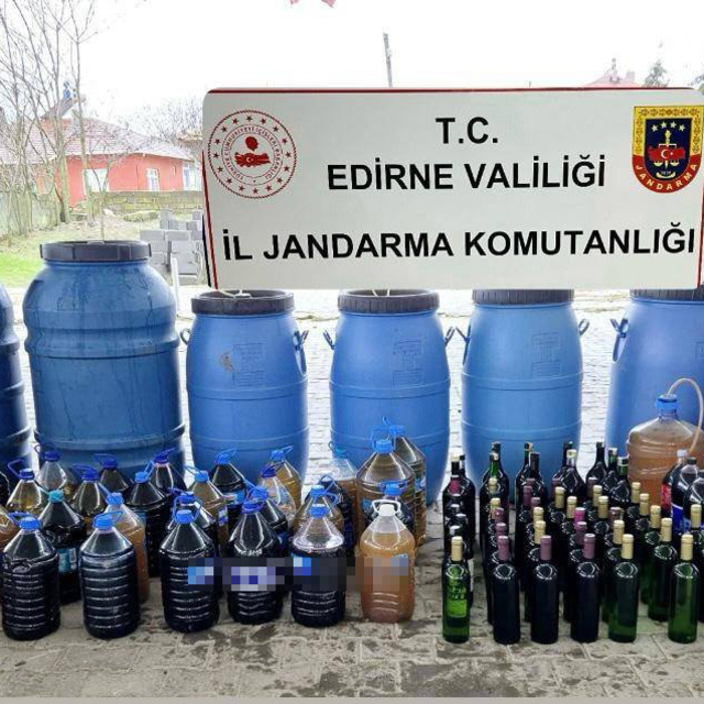Edirne'de 1560 litre 'sahte şarap' ele geçirildi