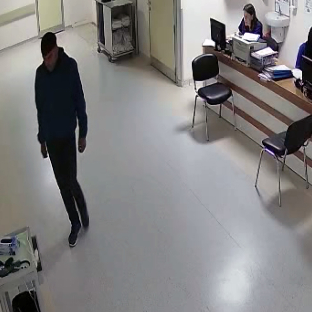 3 hemşirenin cep telefonu ve cüzdanlarını çalıp, kredi kartıyla harcama yap...