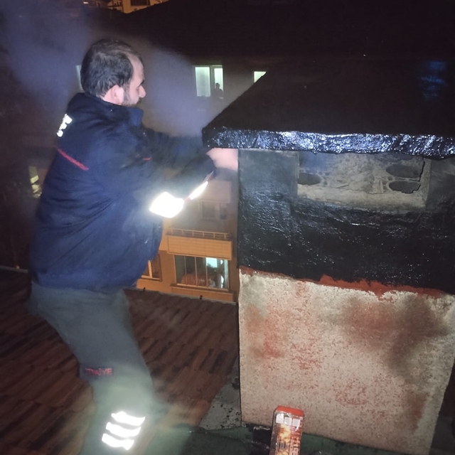 Türkeli'de çıkan baca yangını söndürüldü