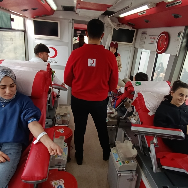 Tunceli'de üniversite öğrencileri kan bağışında bulundu