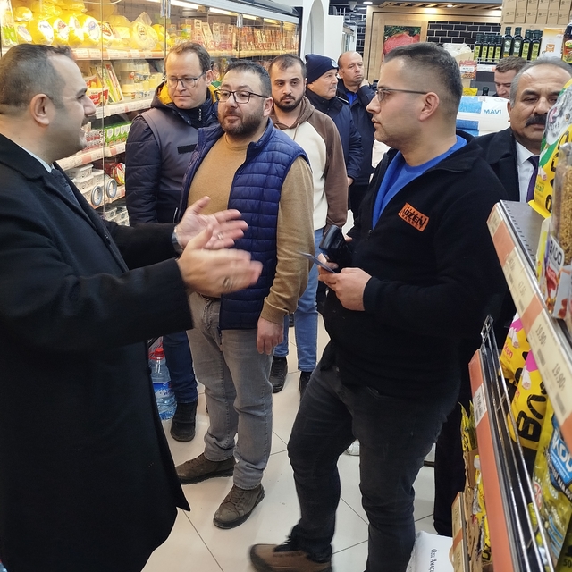 Boyabat'ta market ve alışveriş merkezlerinde fiyat ve etiket denetimi yapıl...