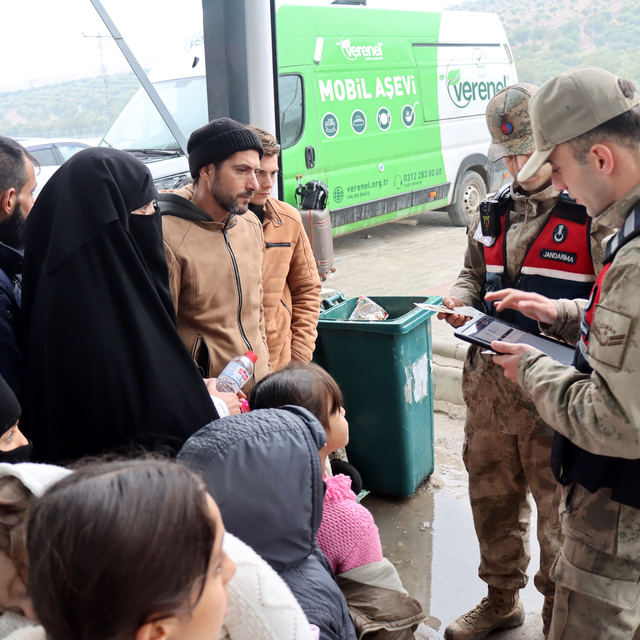 Suriyelilerin Hatay'daki sınır kapılarından ülkelerine dönüşü sürüyor