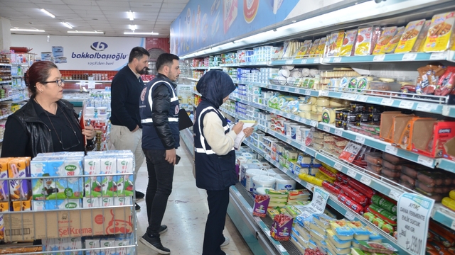 Niğde'de zincir marketlere yönelik denetim yapıldı