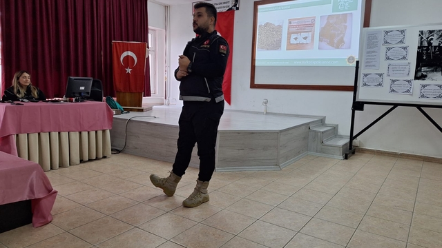 Bahşılı'da bağımlılıkla mücadele eğitimi verildi