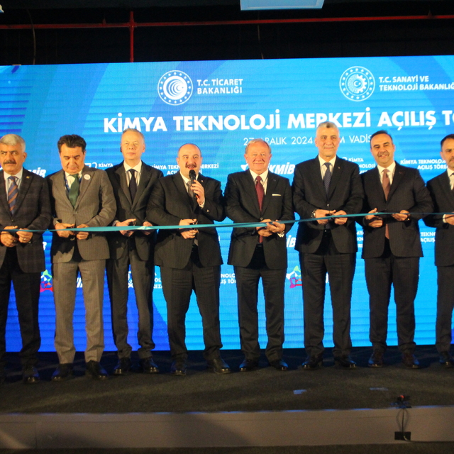 Bakanlar Bolat ve Kacır, Türkiye'nin ilk Kimya Teknoloji Merkezi'nin açılış...