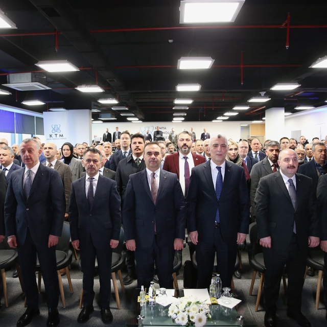 Ticaret Bakanı Bolat, Kocaeli'de Kimya ve Teknoloji Merkezi açılışında konu...