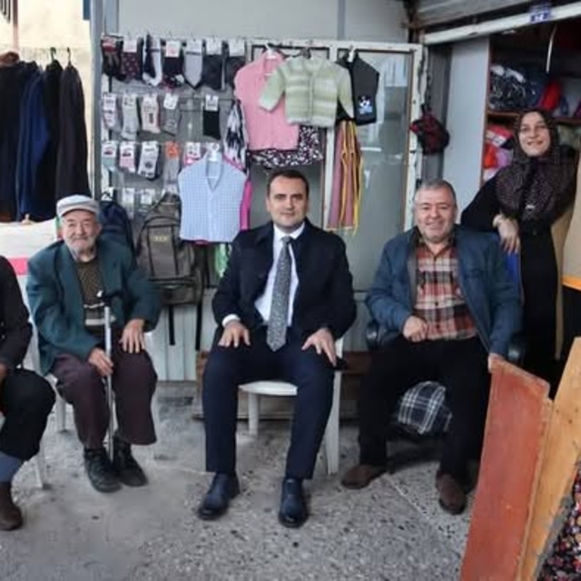 Finike Kaymakamı Çelik'ten mahalle ziyareti