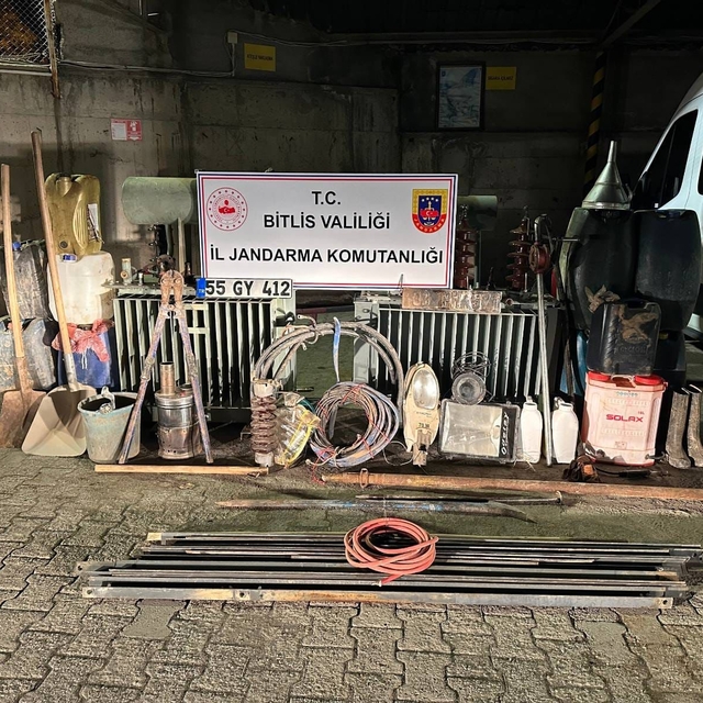 Bitlis'te 15 hırsızlık olayının faili 4 zanlı tutuklandı