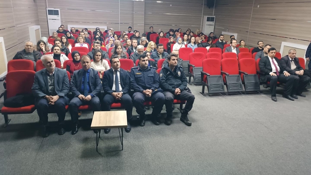 Göynücek'te "En İyi Narkotik Polisi: Anne" semineri düzenlendi