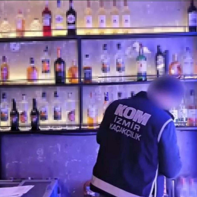 Yılbaşı öncesi İzmir'de 36 bin litre sahte etil alkol el geçirildi; 4 şüphe...