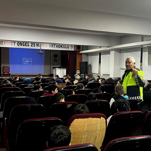 Havza'da öğrencilere yönelik trafik ve güvenli internet semineri