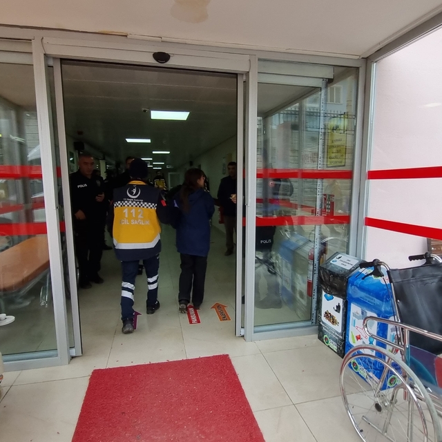 Burdur'da gıda zehirlenmesi şüphesiyle 43 öğrenci hastaneye kaldırıldı