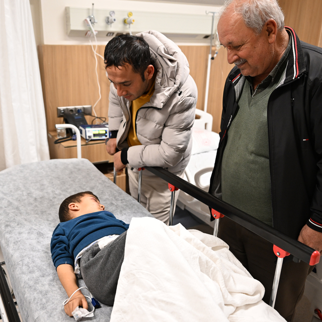 Adıyaman'da sahipsiz köpeğin saldırısına uğrayan çocuk Gaziantep'te tedavi...