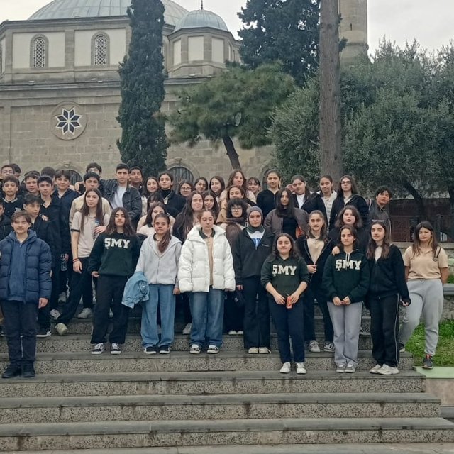 Samsun'da öğrenciler gençlik merkezi ile tarihi alanları gezdi