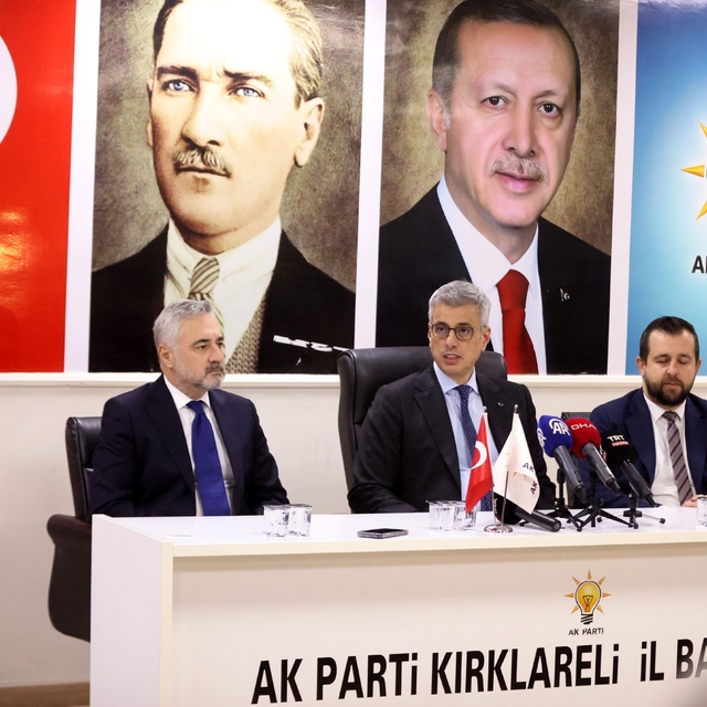 Sağlık Bakanı Memişoğlu, AK Parti Kırklareli İl Başkanlığı'nda partililere...