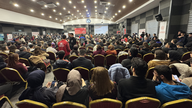 Elazığ'da "Gençlik Politika Belgesi Vizyon Çalıştayı" düzenlendi