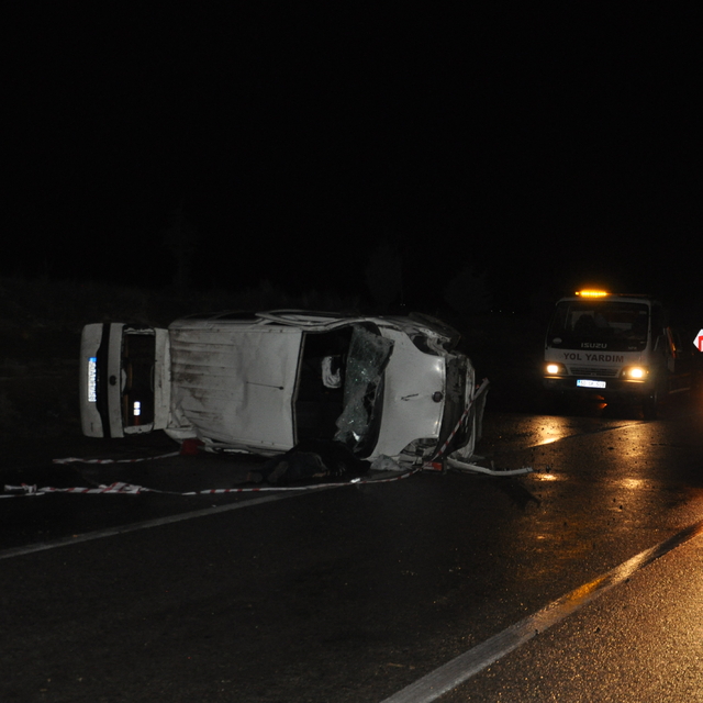 Nevşehir'de devrilen hafif ticari araçtaki 1 kişi öldü, 1 kişi yaralandı