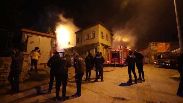 Kırklareli'nde tek katlı evde çıkan yangın söndürüldü